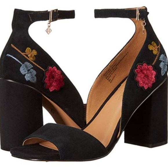 Nanette Lepore Shoes - 🌸 Nanette Lepore Black Embroidered Sandals